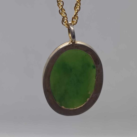 Cabochon-cut BC Nephrite Jade Necklace - Picture 2 of 3